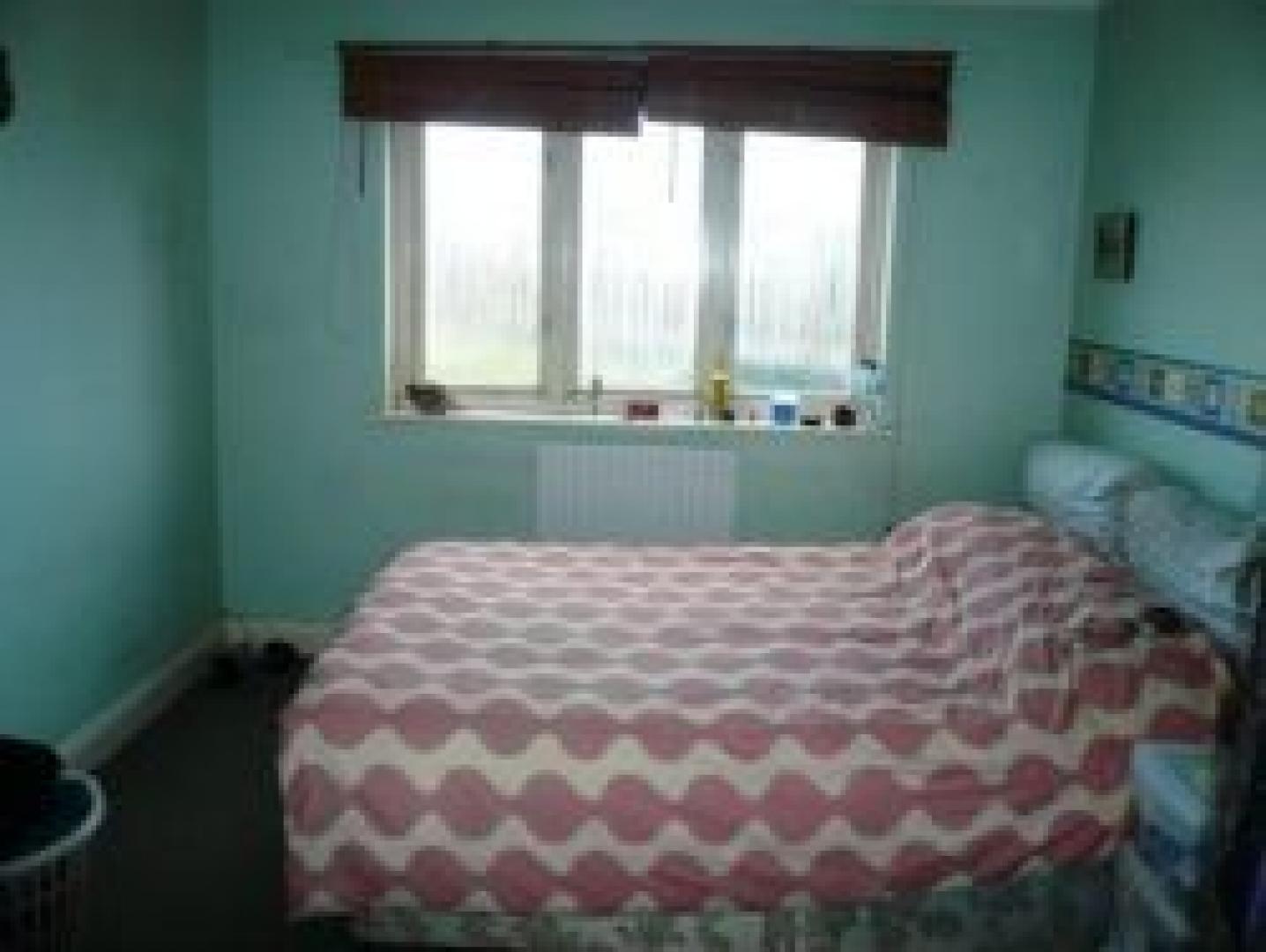 			1 Bedroom, 1 bath, 1 reception Flat			 Shobroke Close, CRICKLEWOOD